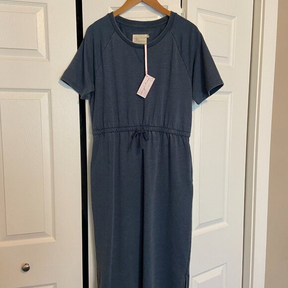 Evy's Tree The Carley Dress NWT Size Medium Navy Blue Stonewashed Fleece - Picture 9 of 12